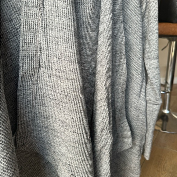 Splendid long sleeve wrap w/hood - Picture 3 of 7